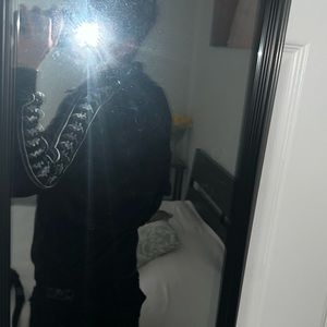 Meet your Posher, Денис